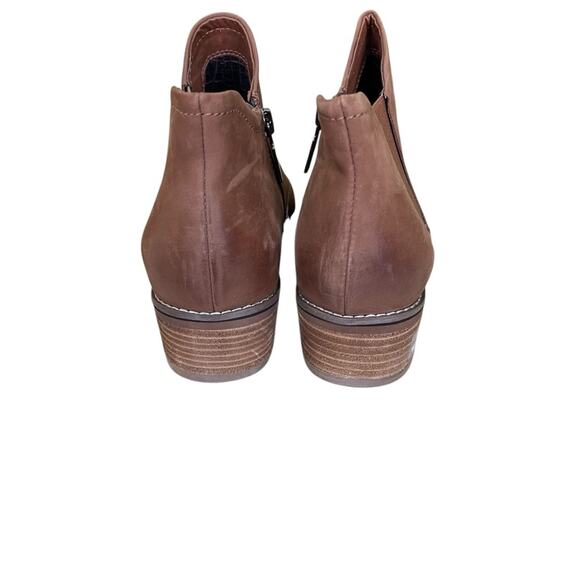 Blondo Waterproof Distressed Leather Side Zip Block Heel Booties Tan Size 8 M - Picture 3 of 8